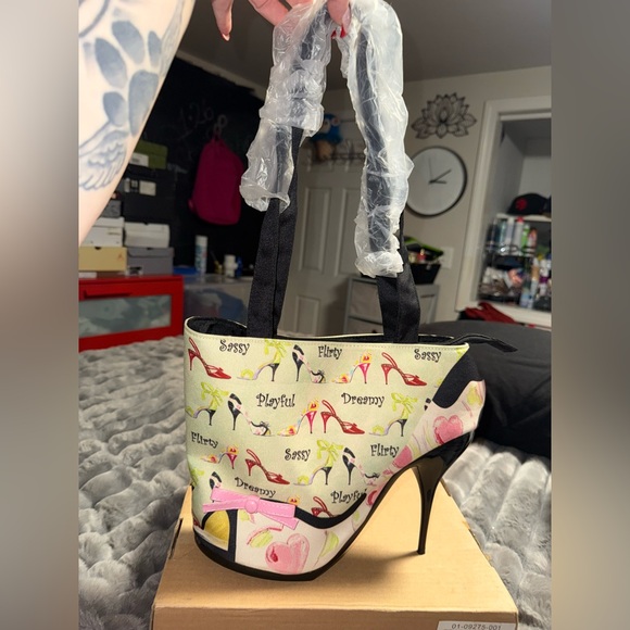 If the shoe fits - Picture 5 of 6